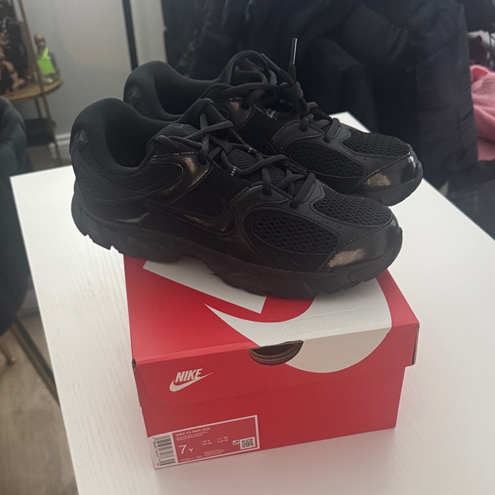 Nike Kids Black Mesh Sneakers